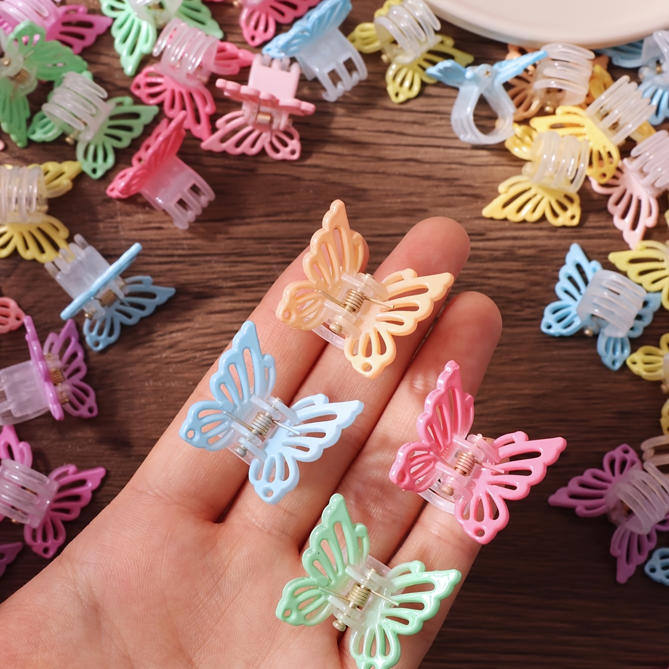 Gradient Butterfly Clip for Daily Hair Fixation
