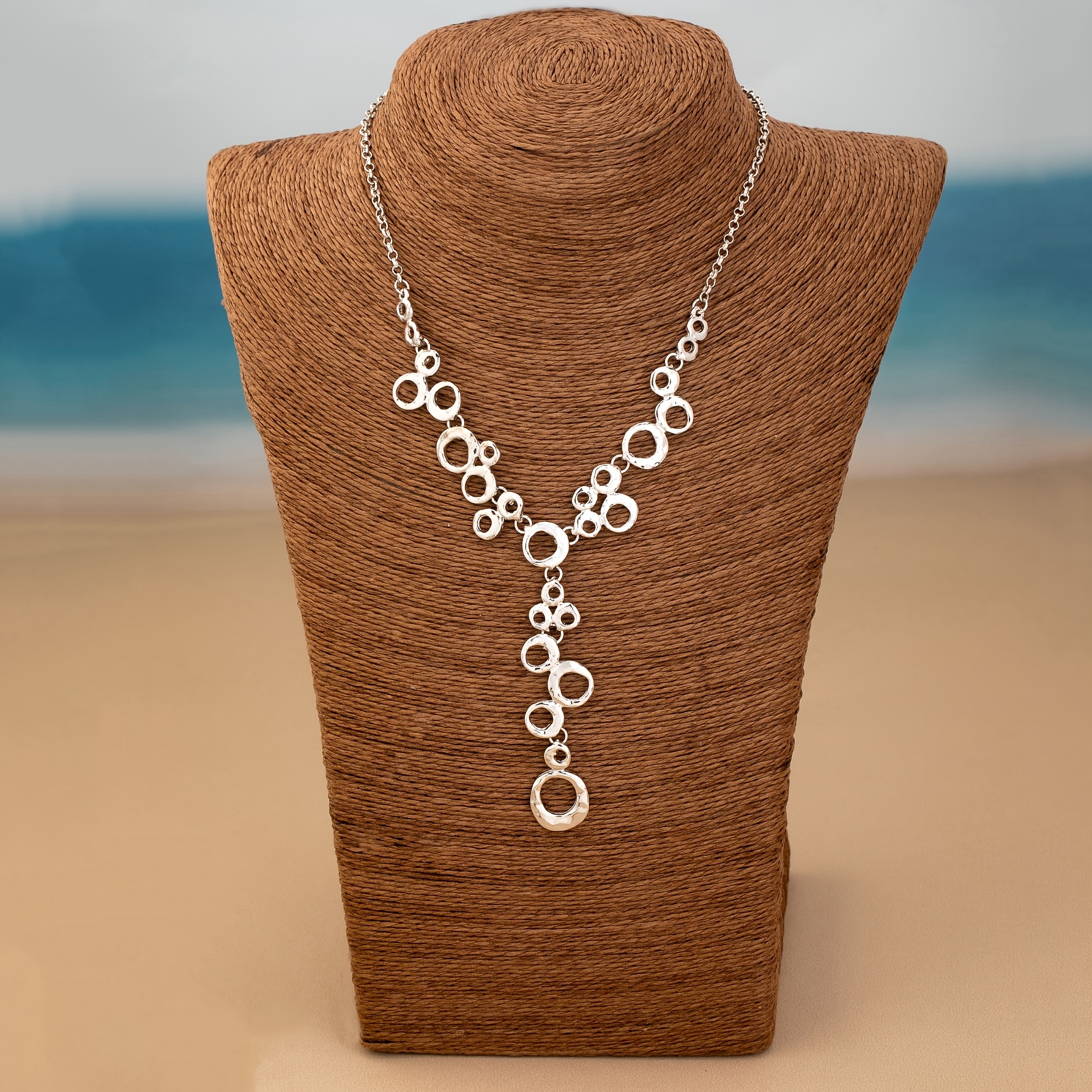 Image of 1pc Niche Design Sense Light Luxury Irregular Round Ring Women's Necklace, Suitable For Daily Vacation And Attending Banquets