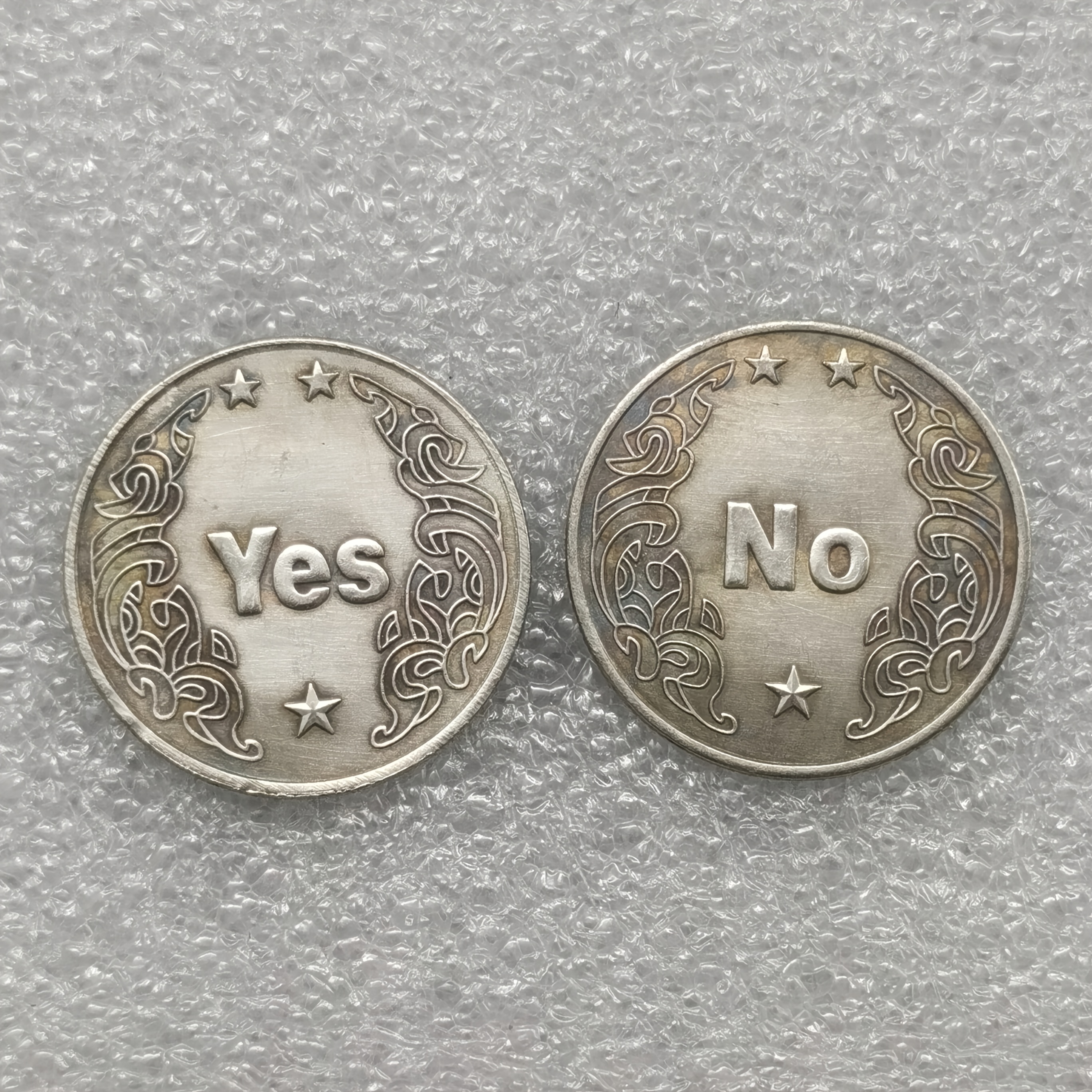 1pc Decision-making Coin - Double-sided Yes/no, Antique Silvery-gray With Ornate , Collectible Souvenir Badge, Perfect Gift