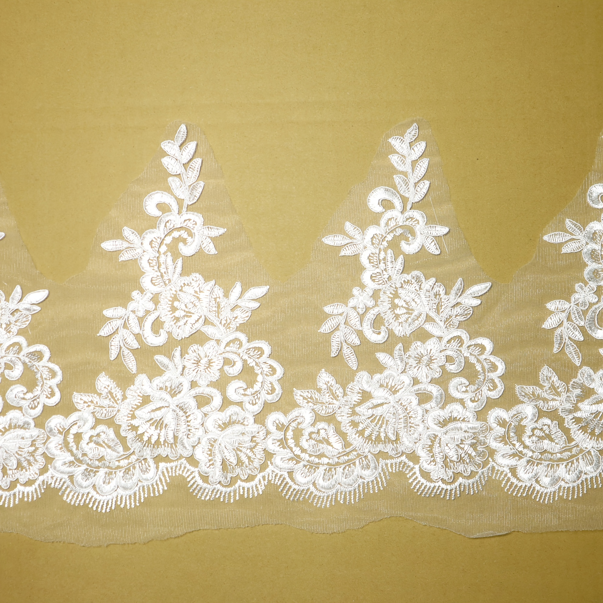 TEMU A Roll Of 6 Pieces, Featuring Delicate Three-dimensional Embroidered Lace Trim That Cut. This Decorative Is Perfect For Embellishing Wedding