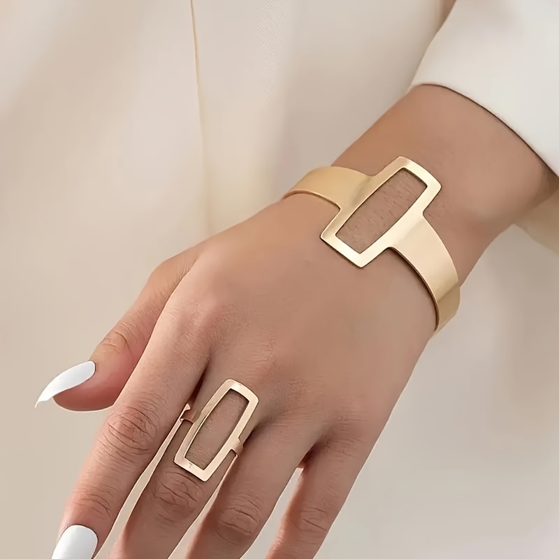 Women's Fashion Bangle And Ring Set