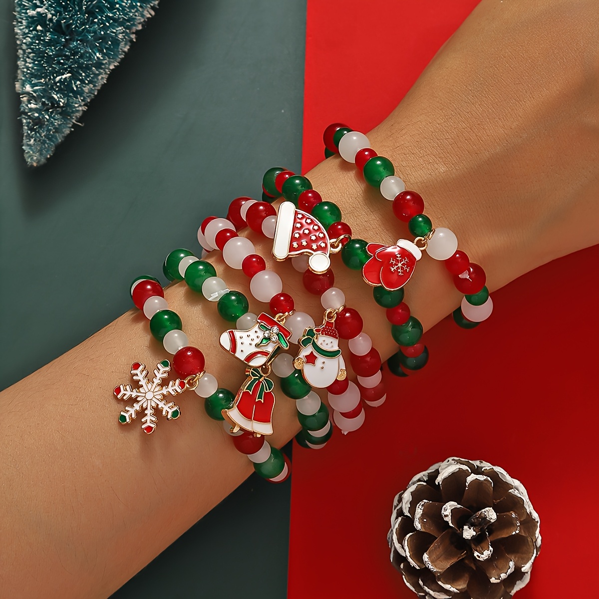 TEMU A Set Of 6 Women's Kits Featuring Santa Claus, Reindeer, Christmas Hats, And Bohemian Stackable Bracelets, Perfect For Holiday Outfits With