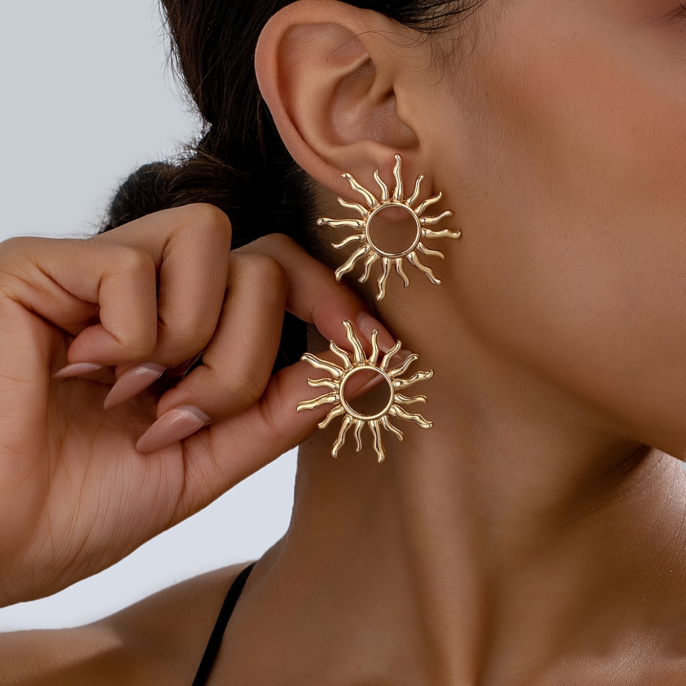 

[customer ] Elegant Sunflower Stud Earrings For Women - Zinc Alloy, Casual Attire