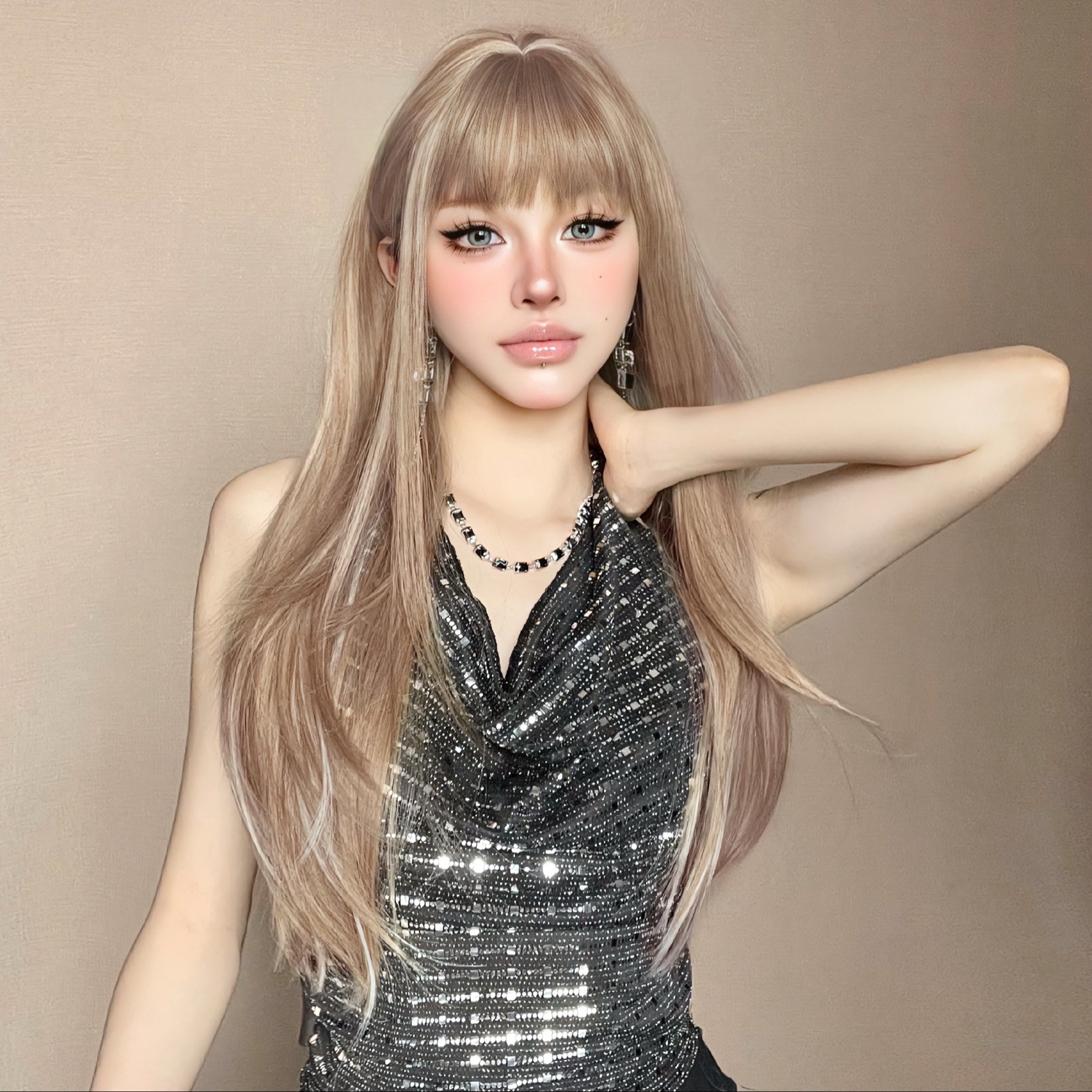 

28" Light Golden Long Straight Layered Wig With Bangs, Soft Synthetic Fashion Wig For Women - Ideal For Daily Use, Halloween, Christmas, Music Festivals, Cosplay | Cap, 150% Density