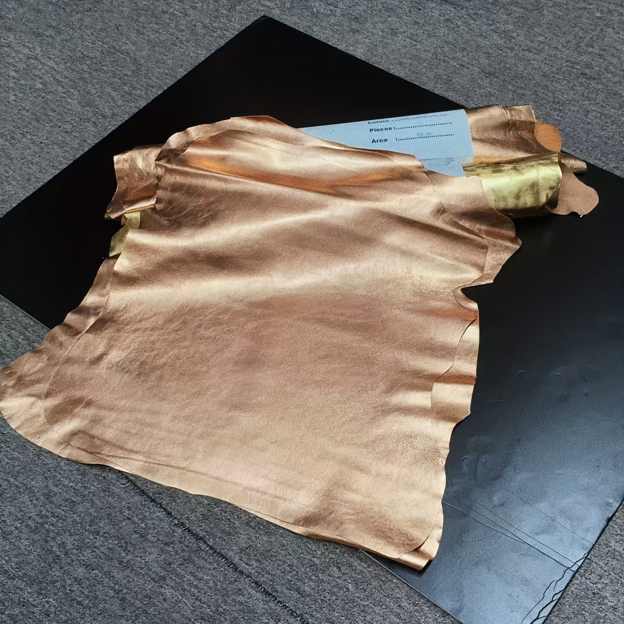 TEMU High-quality Sheepskin, Pink And Golden, The Texture Is Soft And Fine, With Good , Thickness 0.8mm, Suitable For All Kinds Of Enthusiasts Or