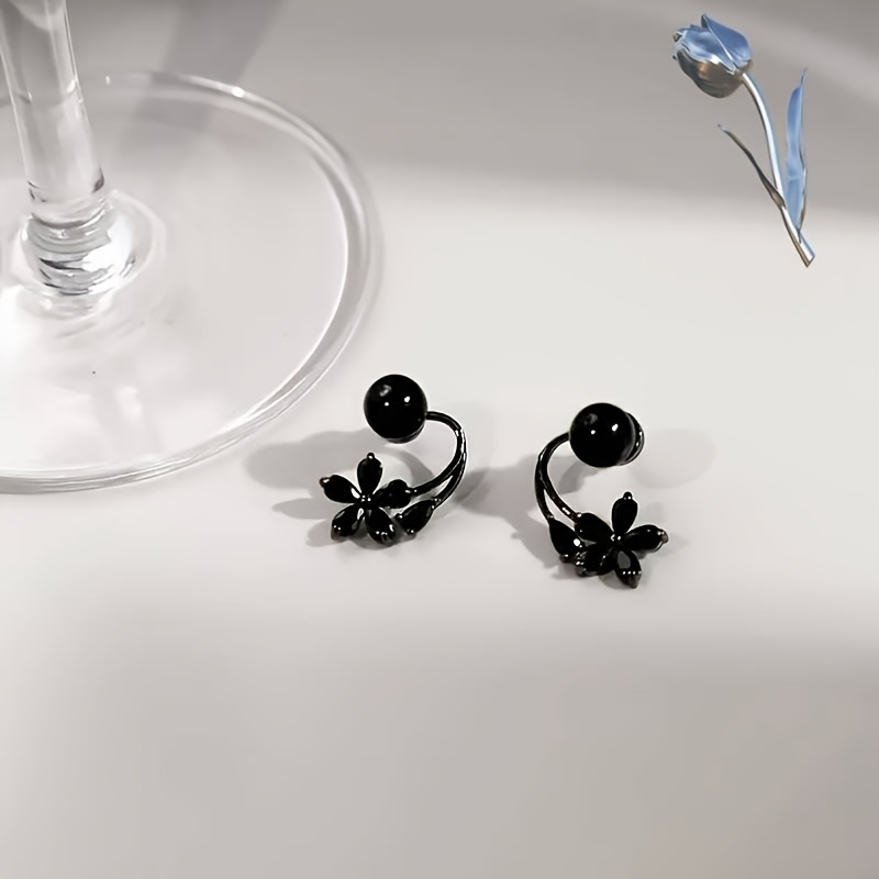 Women's Vintage Black Hyacinth Floral Stud Earrings, Everyday Wear