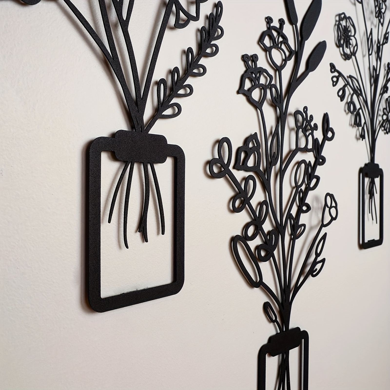 3-teilige Metall Blumen Wanddekoration - Schwarz & Minimalistisch