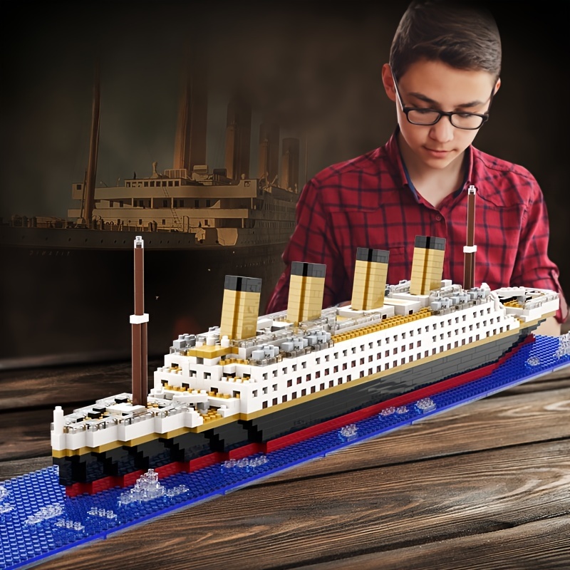 

Titanic Model Building Kit: Super Titanic Mail Ship, 15000 Piece Challenge, Suitable For Ages 6+ And 8+ To 14+ Years