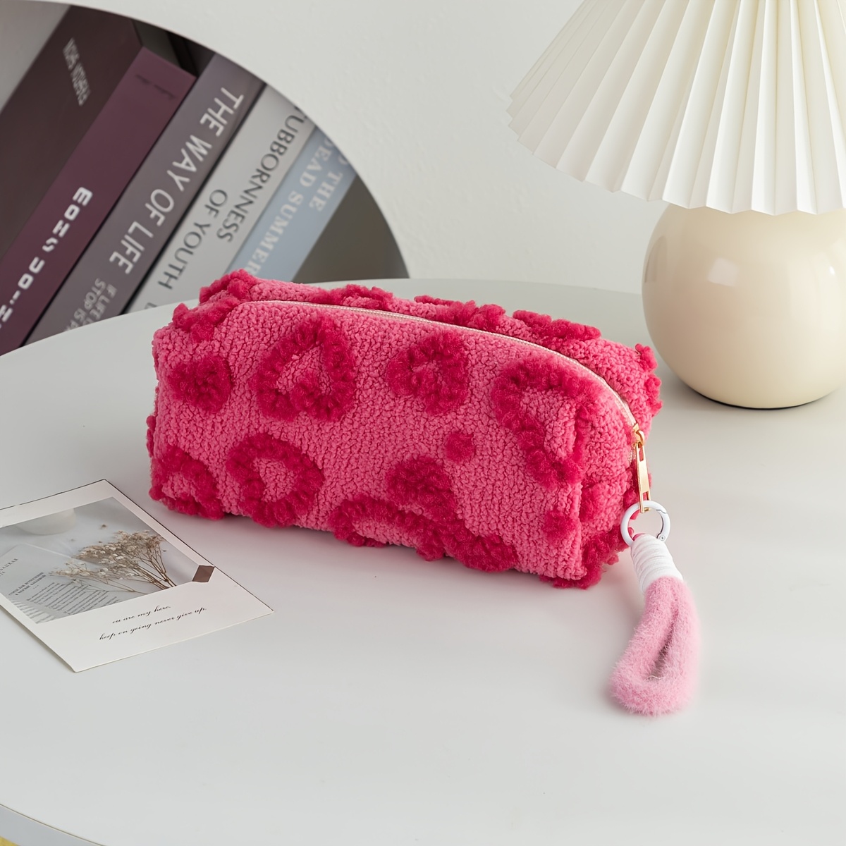 E-shop 1 Niedliche Flauschige Herzförmige Kosmetiktasche – Reißverschluss, für Damenreisen – Modischer Make-up-Organizer, für Kosmetik, Make-up-Pinsel,