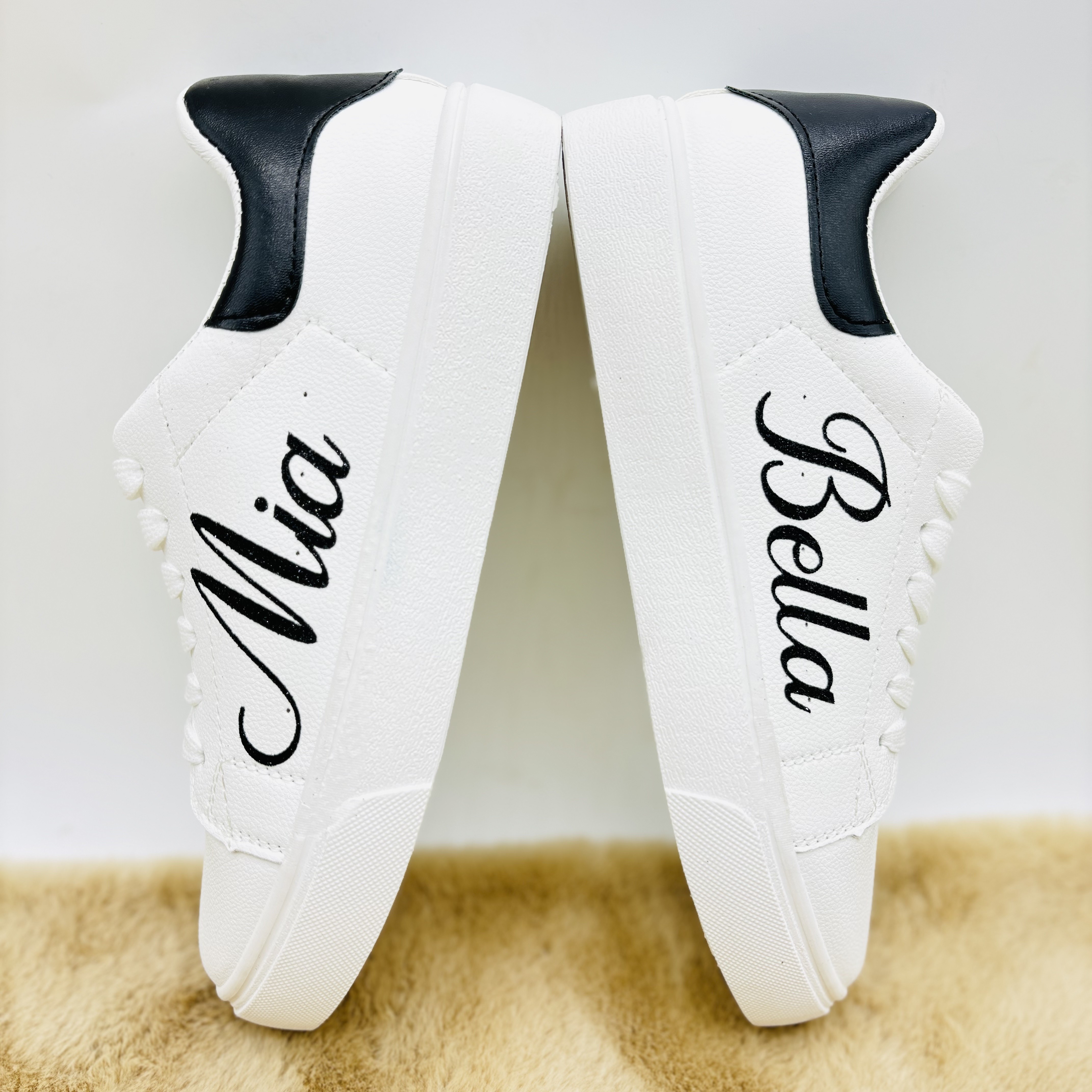 

Personalized Wedding Sneakers: Bride & Maid Complementary Styles - White Rubber Soles, Fabric Lining, Lace-up Closure, Suitable For All Seasons