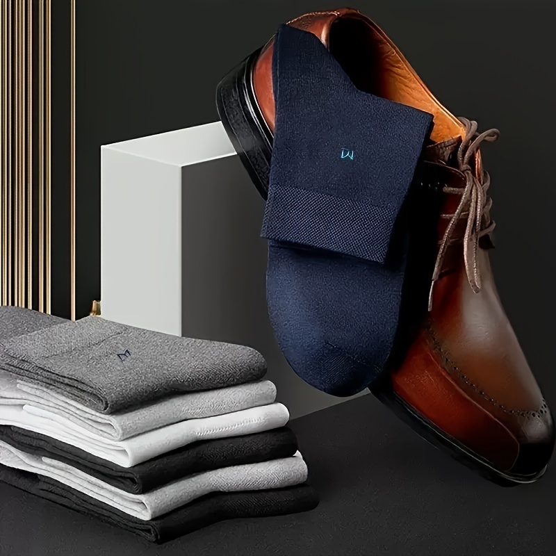 10 Paar Heren Mid-Calf Crew Sokken - Ademende Comfortabele Sportsocken met M-Patroon Design, Vochtregulerend & Boogondersteuning voor Basketbal, Hardlopen, Gym - Duurzame Casual Sportsokken (Effen Kleuren, Geen Doos Inbegrepen), Basketbalsokken, Loopuitrusting, Strak Ontwerp, Comfortabele Pasvorm, Ademend Materiaal, Actieve Levensstijl, Eenvoudige Mode, Lichtgewicht Constructie, Fitnessliefhebbers