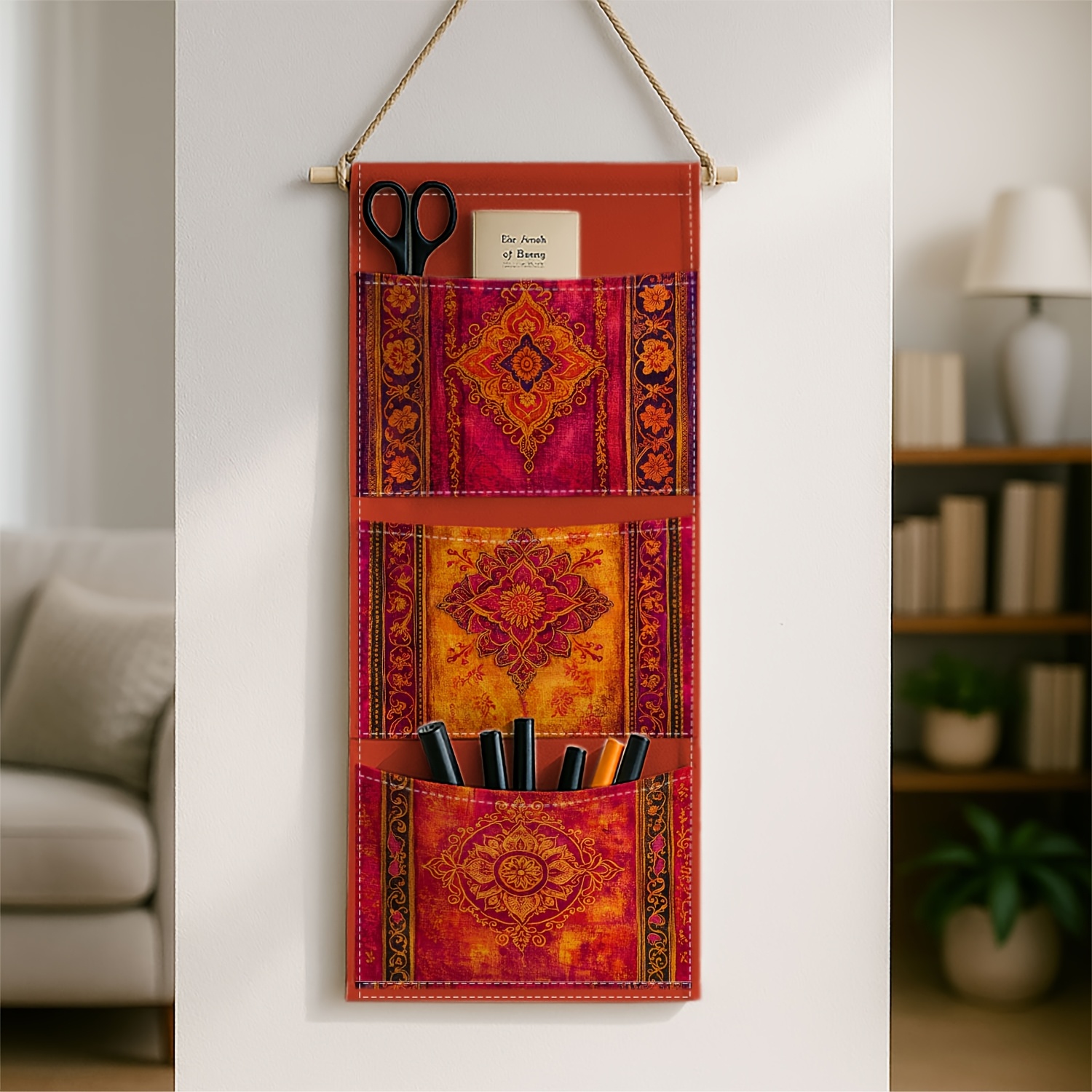 TEMU 1 sac de rangement mural décoratif vintage oriental pour chevet, motif rouge doré adapté à la suspension , suspension à 3 niveaux pour , poches