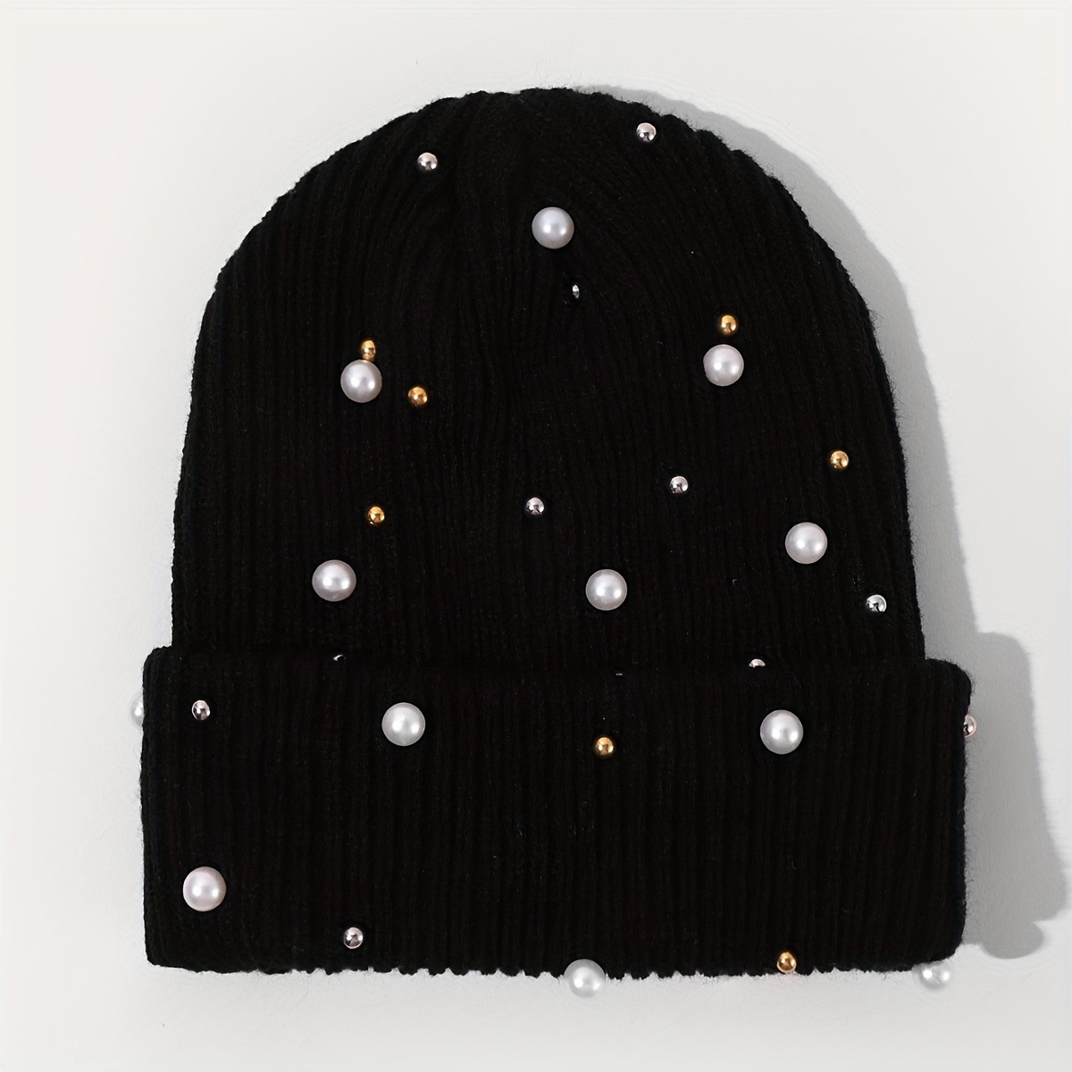 A Stylish Women's Hat With Pearl Decorations, Perfect For Keeping Warm During Autumn And Winter
