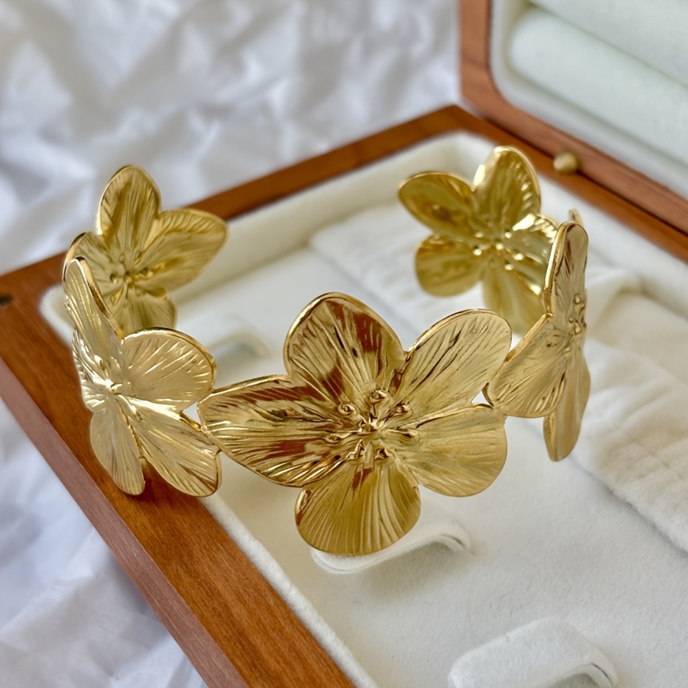 TEMU European And American Fashionable Hip-hop Women's Bracelet. A Golden Bracelet Designed With Metal Petals. Design, A Popular Flower Bracelet For