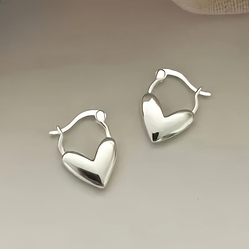 TEMU A Pair Of Silvery Heart-shaped Hoop Earrings, Unisex, Bohemian Vintage Style, Love Jewelry Gift