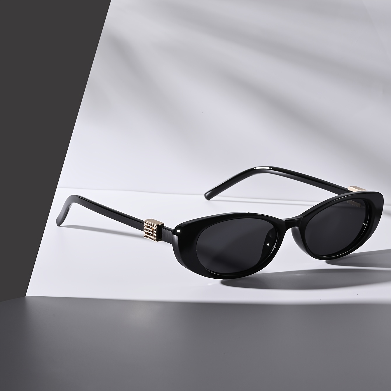 Image of A Pair Of Kitten- Pc Glasses With Metal Hinges (25g), Perfect For The Beach, And Hiking.