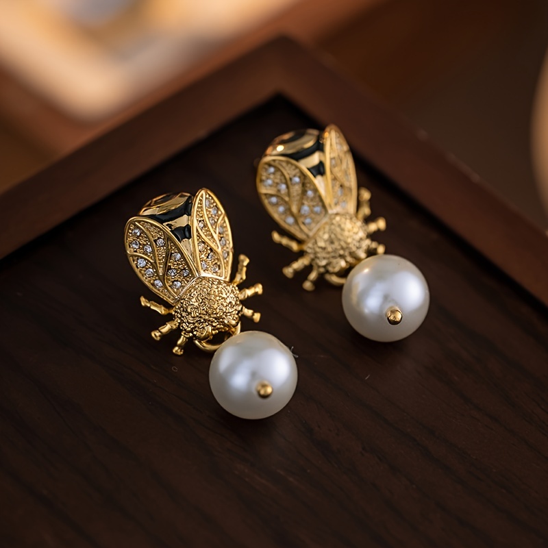 

Unique Pearl Bee Stud 925 Silver Needle Earrings For Ladies Bee Stud Earrings, Luxury Style, For Party Wear