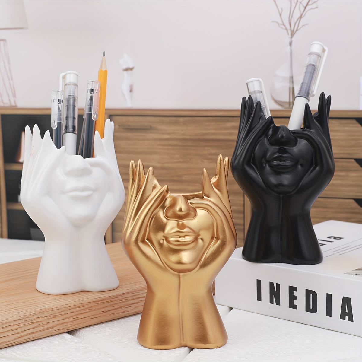 

1pc Resin Face-holding Hand Gesture Pen Holder, Artistic Home Decor Ornament, Desk Organizer For Office And Home Use