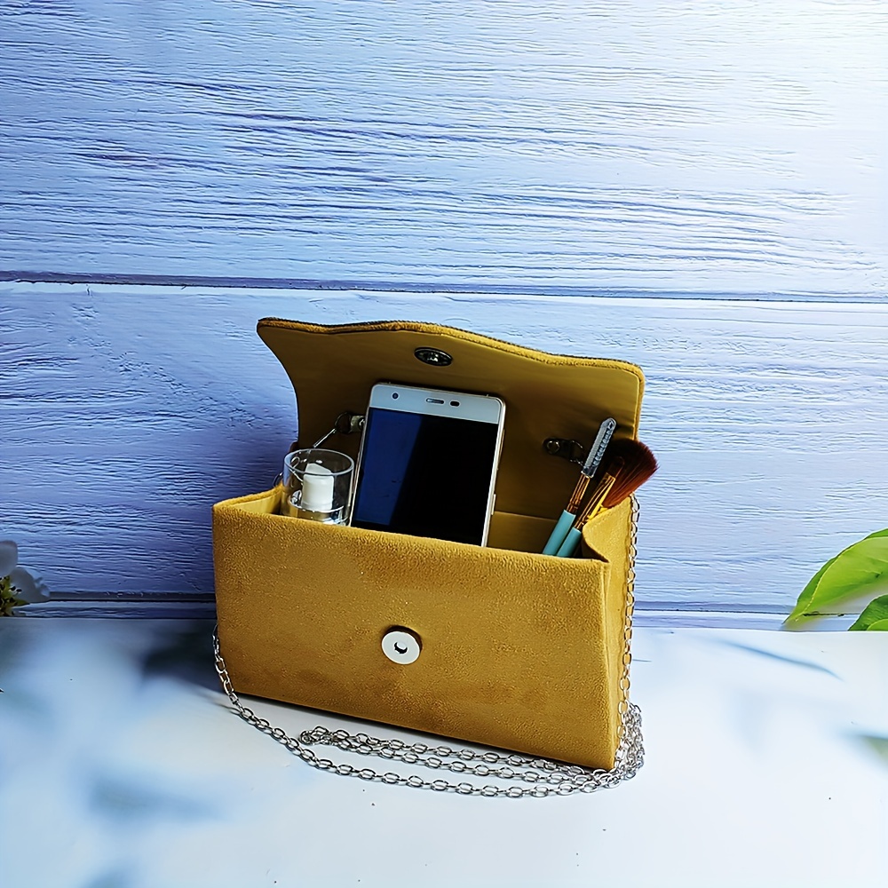 Clutch aus Samt mit Strass-* und großem Metallring-Griff, Abendtasche mit  Kettenriemen für Damen für festliche Partys und den täglichen Gebrauch