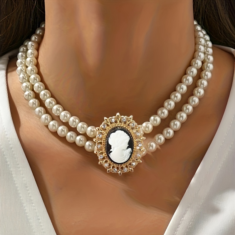 

Classic Retro Pearl Necklace Female Jewelry Gift