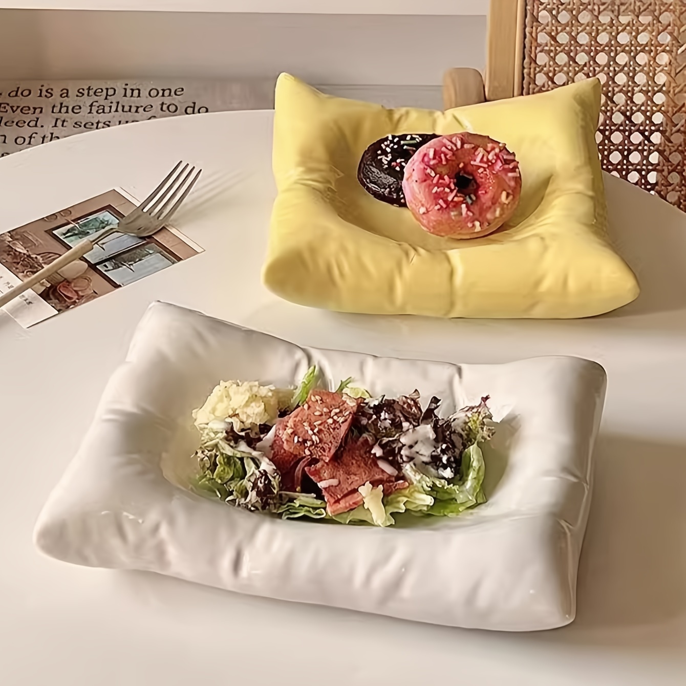 

Elegant Ceramic Salad Plate - Creative Pillow-shaped Dish For Snacks, Desserts & Noodles - Perfect For Home Or Restaurant Use