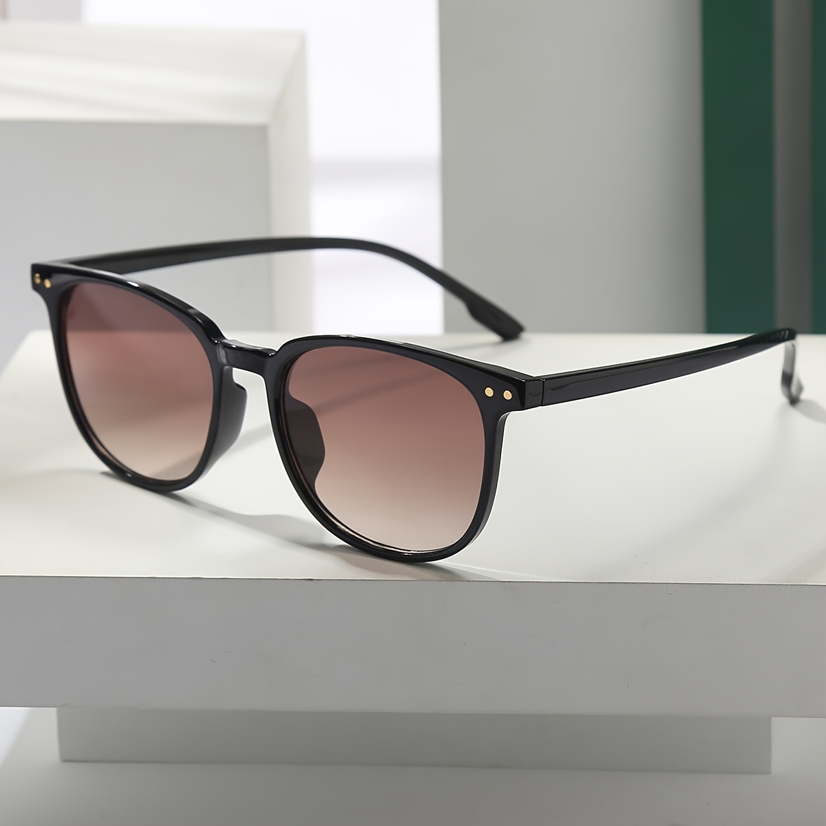 

Retro Square For Women Casual Gradient Lens Fashion Sun Shades For Vacation Beach Travel