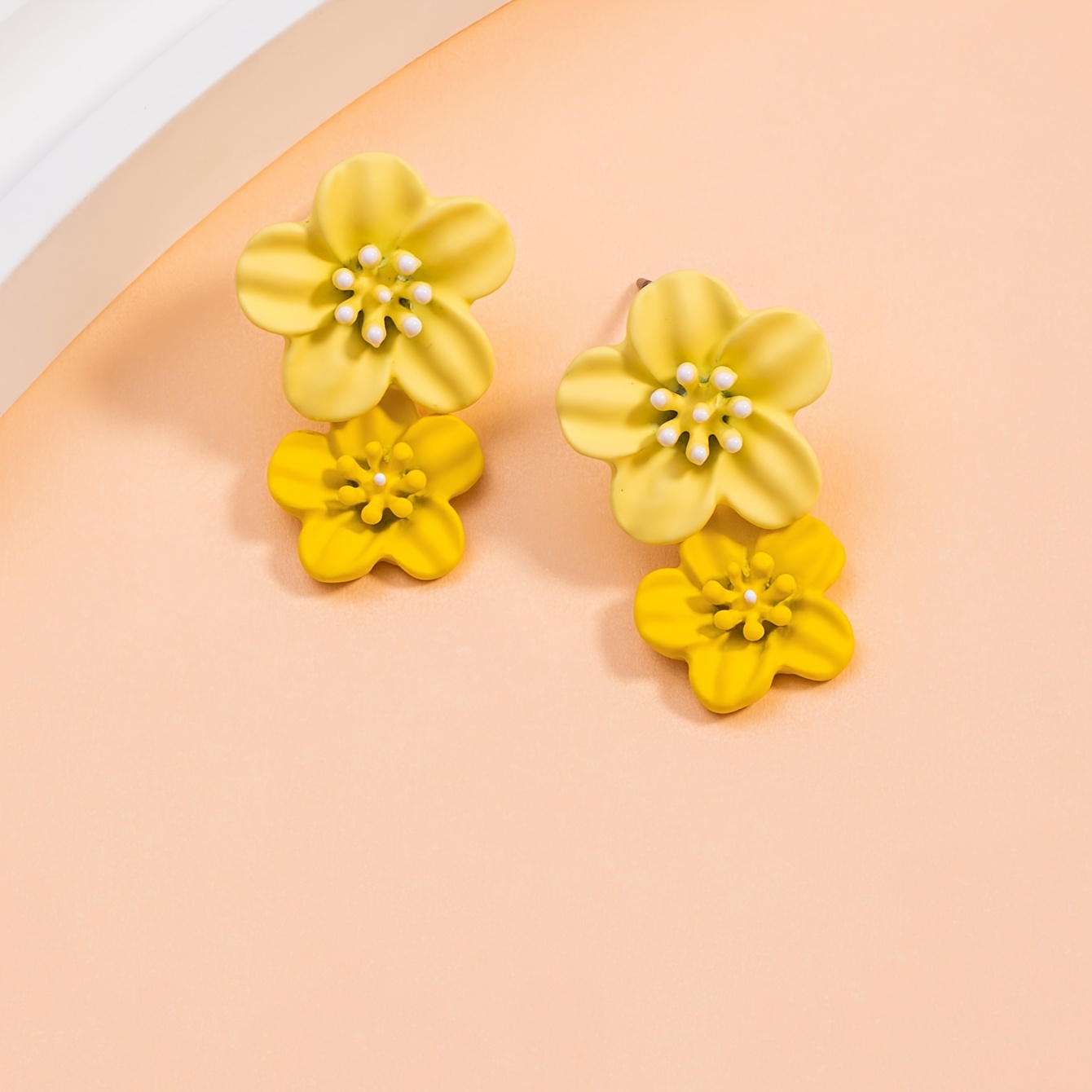 Women's Sweet Floral Stud Earrings, Light Luxury