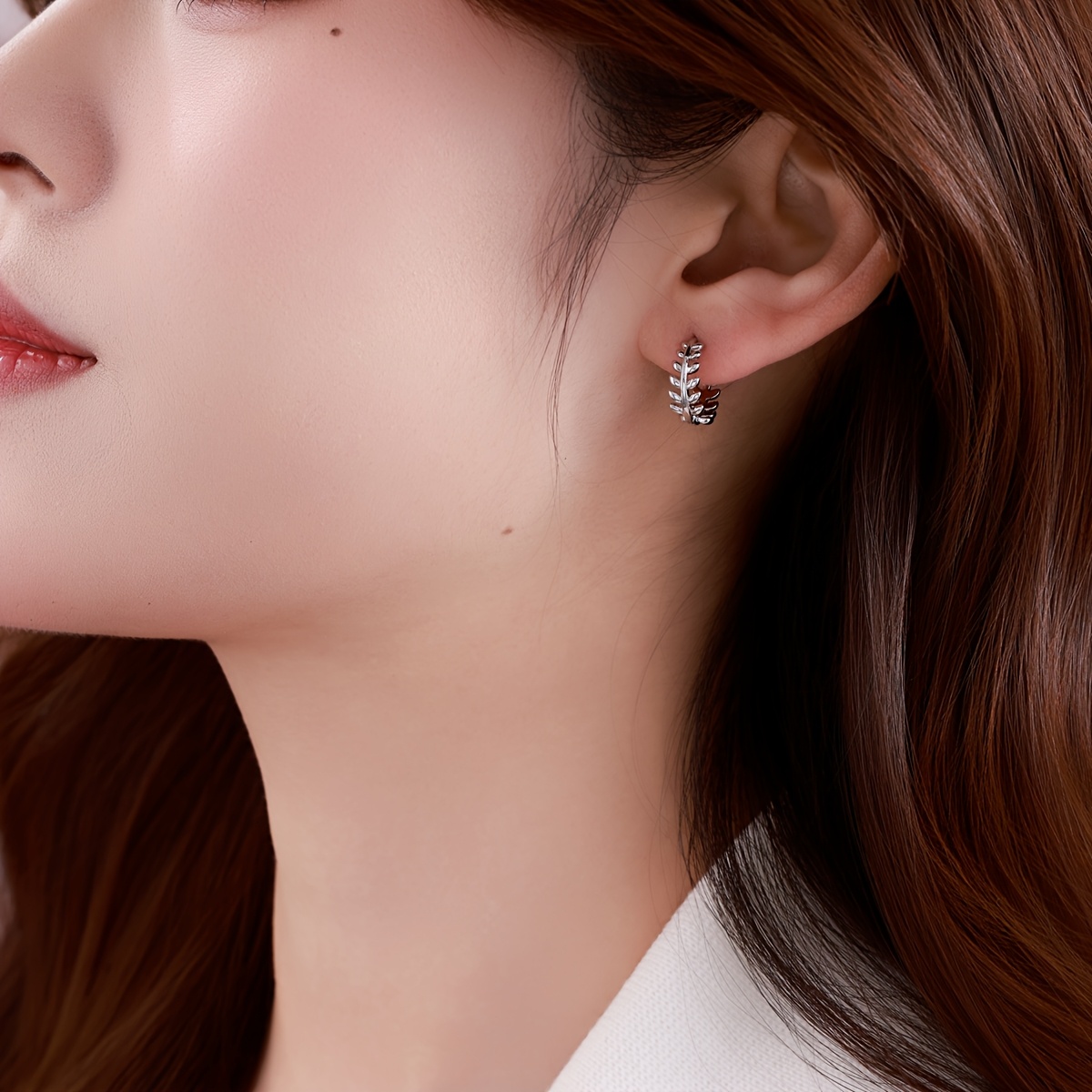 Women's Exquisite Leaf-Shaped Fashion Drop Earrings