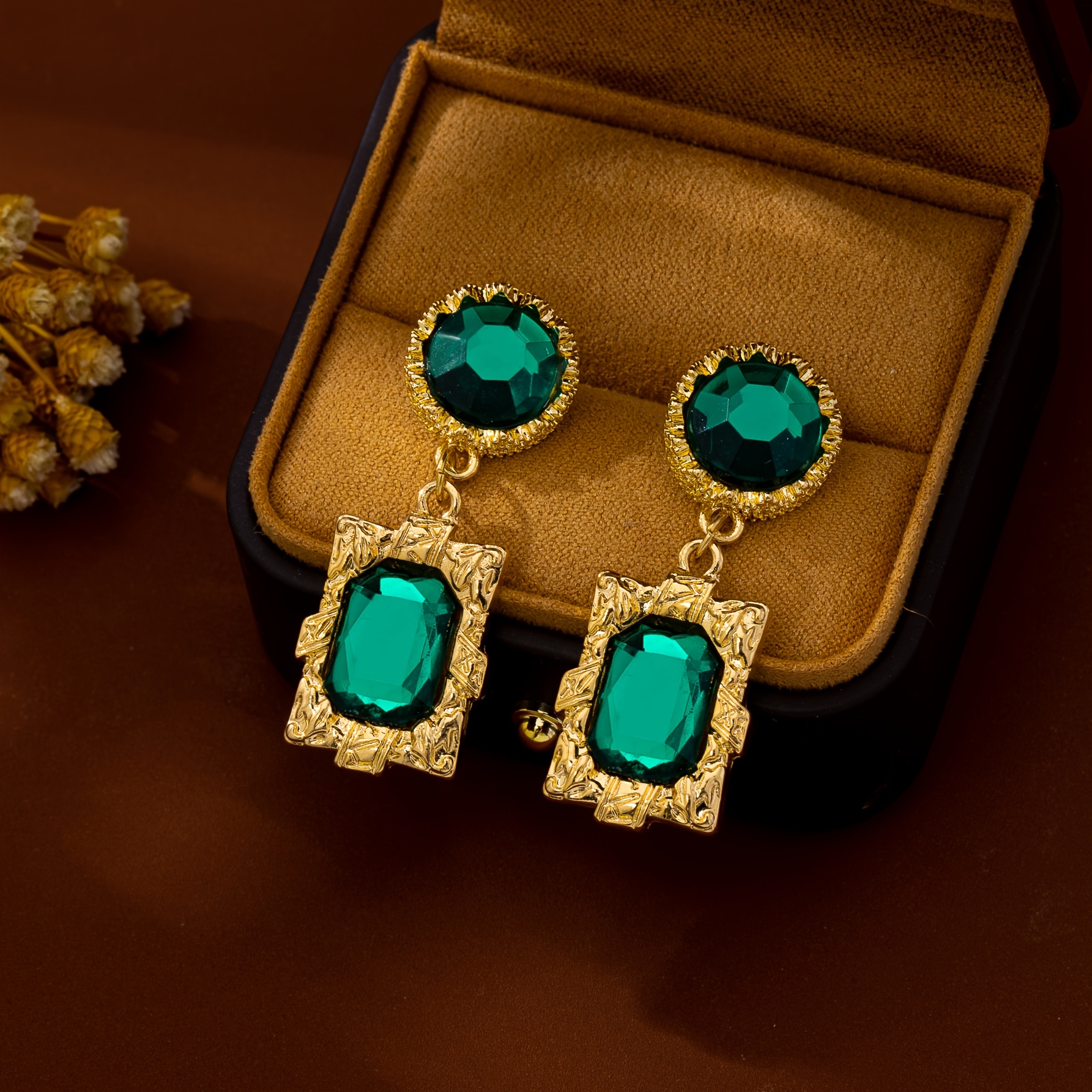 Women's Retro Relief Dangle Earrings, Square Round