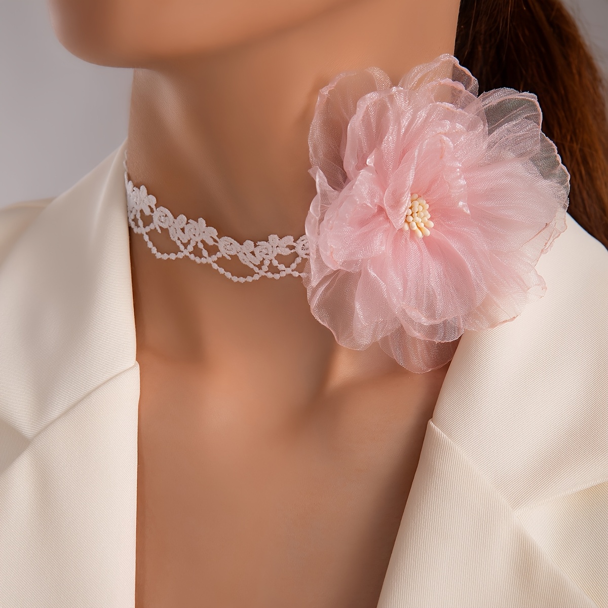 A Stylish And Delicate Necklace For Featuring Cute Floral Lace, A White That Fits Around The Neck, Perfect For , Parties, Weddings, Or As A Gift For During