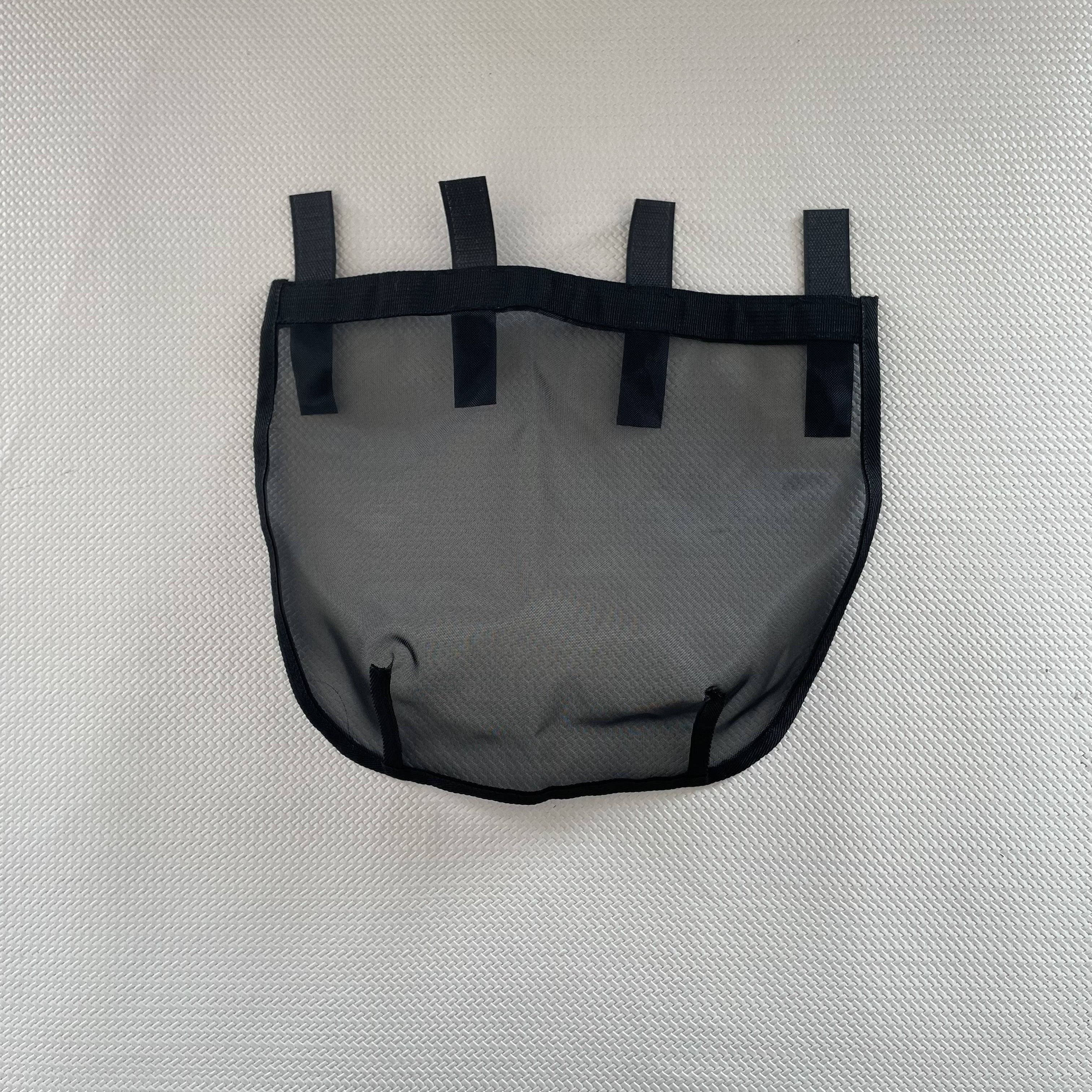 E-shop Eine neue, robuste Netz-Nasenmaske, die vor Fliegen, Insekten und Staub für Pferde schützt. Verkauft einzeln und ohne Zaumzeug, ohne Batterie.