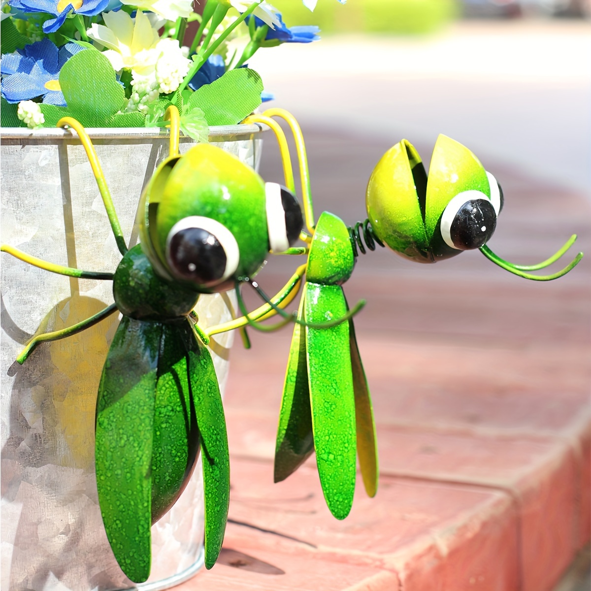 

Metal Garden Art Garden Decoration Cute Grasshopper Lawn Decoration Wall Hanging Sculpture - Set Of 2