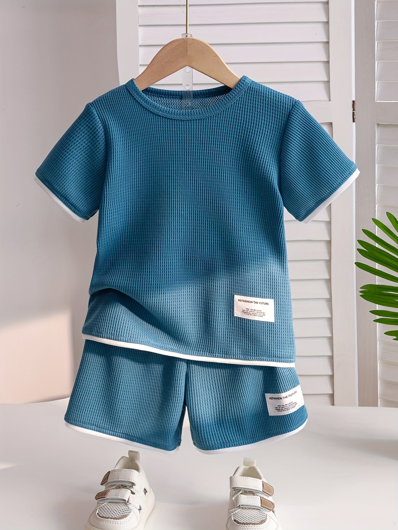 Boys' Comfortable Sports Style 2pcs Set, Small Boy's Summer Waffle Casual Short Sleeve T-shirt and Shorts Set, Suitable for Daily Wear, School, Outdoor