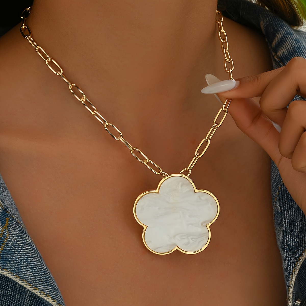 TEMU Elegant White Floral Pendant Necklace - Chic & Simple Zinc Alloy, Casual Attire Or Parties