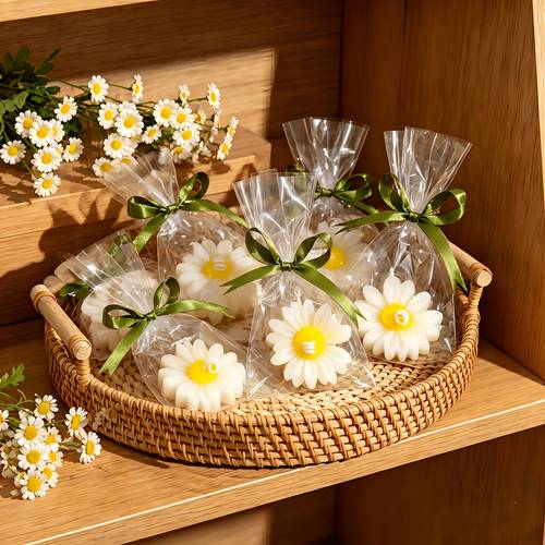 10sets white daisies flower shape candles with green ribbon and gift bags for wedding souvenir gift wedding anniversary home decor decoration mini candles party favors