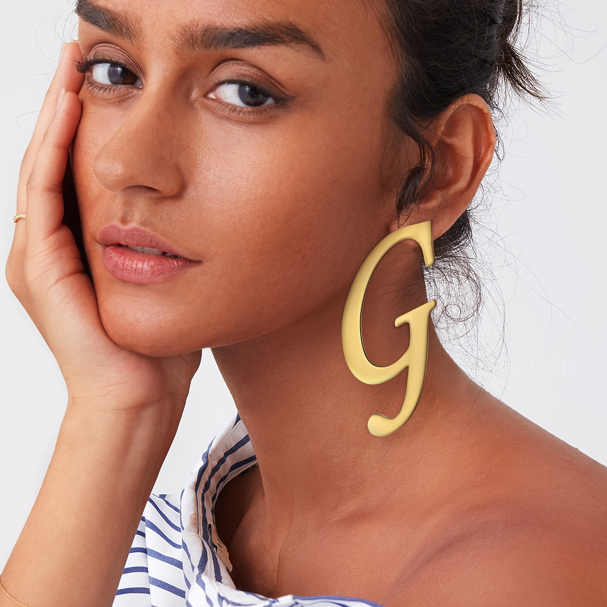 

Personalized 18k Golden Plated Initial Letter Earrings, Large 316l Stainless Steel , Simple Hip Hop Style, Fashion Jewelry Gift For Women, Ideal For Parties & Music Festivals, Valentine's Day Present