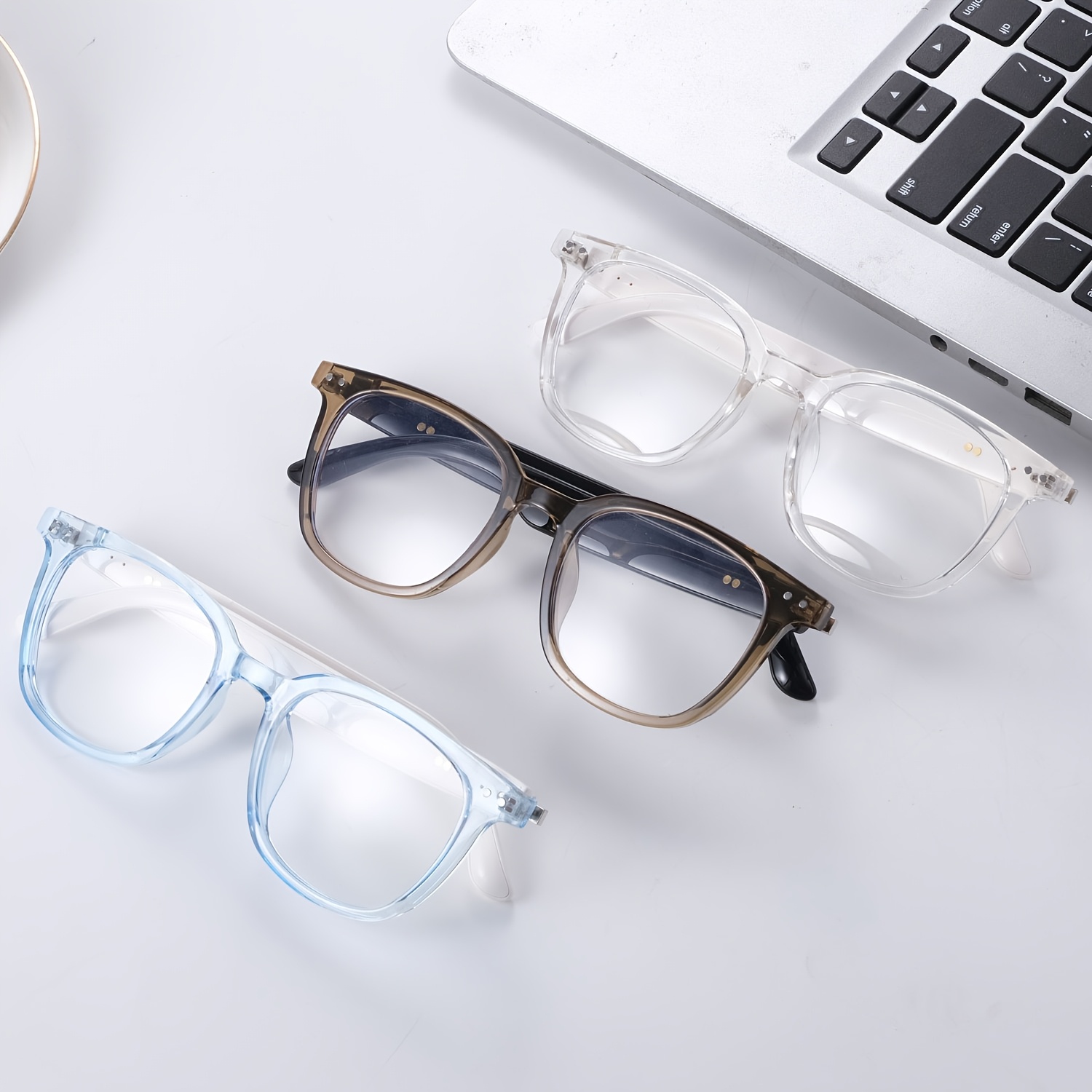 New Smart Glasses with Auto-tinting Lenses That Automatically Transform into Fashion Glasses in Sunlight. Built-in Microphone and Speaker for HD Voice Calls and HiFi Music Quality. Smart Audio Glasses, Ideal for Sports, Driving, Fishing, and Daily