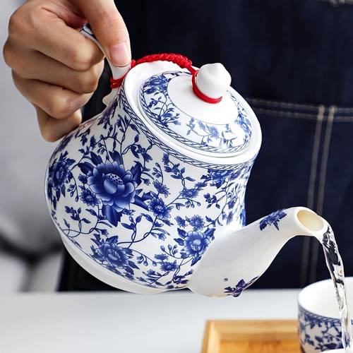 4-pack eleganckie ceramiczne kociołki z kwiatowym wzorem, mała pojemność 13,5 uncji niebiesko-białego chińskiego, idealne do domowego biura, kuchni, stołu zjadalnego, restauracji, domu herbaty
