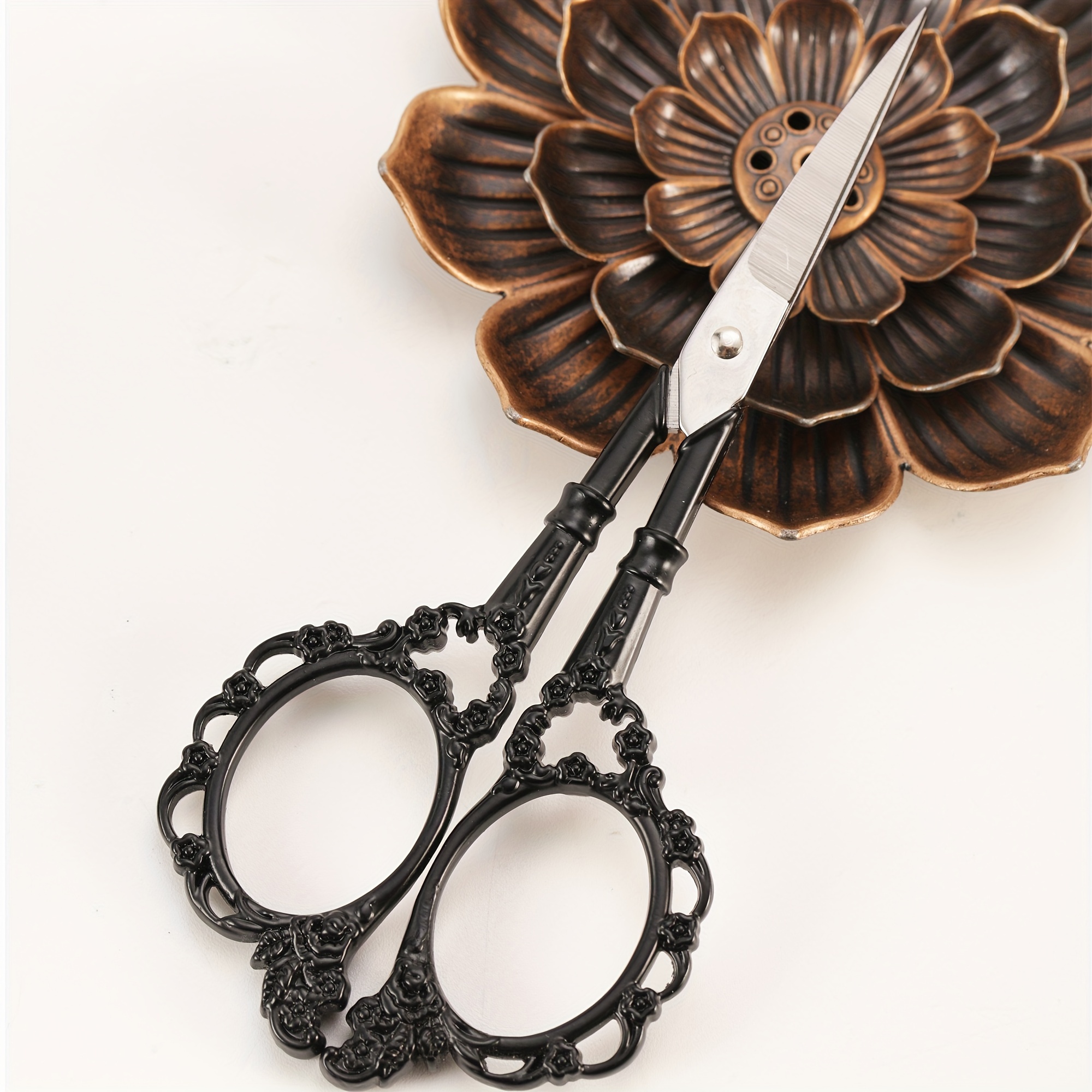 4.68-inch Scissors For Grooming, With A Trimming Length Of Approximately 1.2 Inches, Ideal For Trimming Mustaches. Portable And Convenient, Beard Scissors Trim. Can Be Used To Trim Eyebrows, Nose Hair