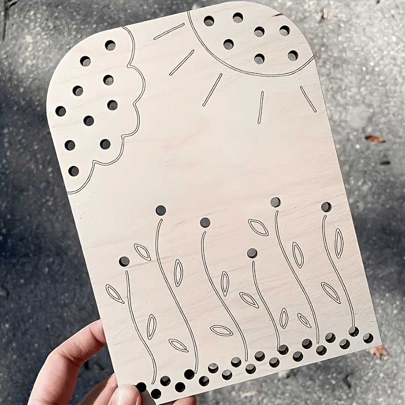 A Handcrafted Wooden Board For Floral Weaving Featuring Sun Designs, Perfect For Home Decoration And Creative, Ideal For Spring Crafts And Outdoor Natural Art