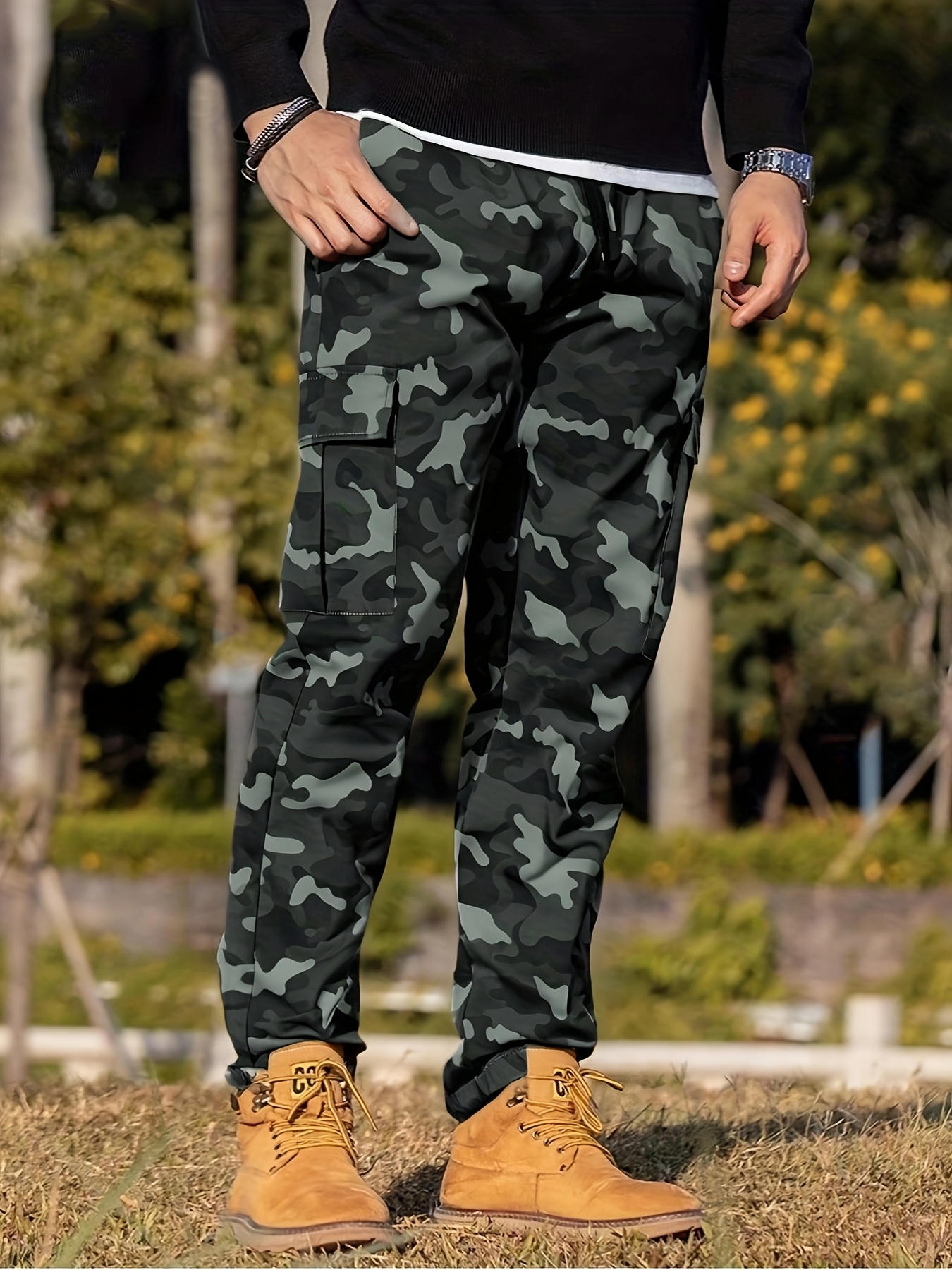 迷彩カーゴパンツ 複数ポケット付き visvim 迷彩パンツ 多ポケット 裾