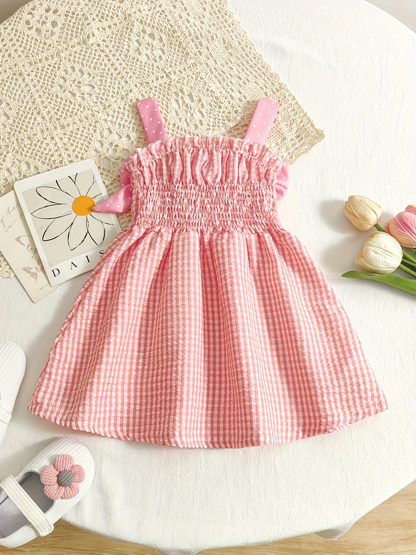 Robe à carreaux rose et blanc avec nœud papillon pour bébés filles - Tenue d'été sans manches avec ourlet froncé, longueur genou, parfaite pour les tout-petits et les enfants, vêtements pour filles en bas âge, vêtements élégants pour tout-petits, vêtements en texture douce