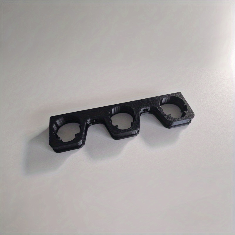 E-shop GBA 12V 3.0Ah Wandmontierter Dreifach-Batteriehalter, platzsparendes Design, robustes wandmontiertes Aufbewahrungsregal, kein erforderlich,