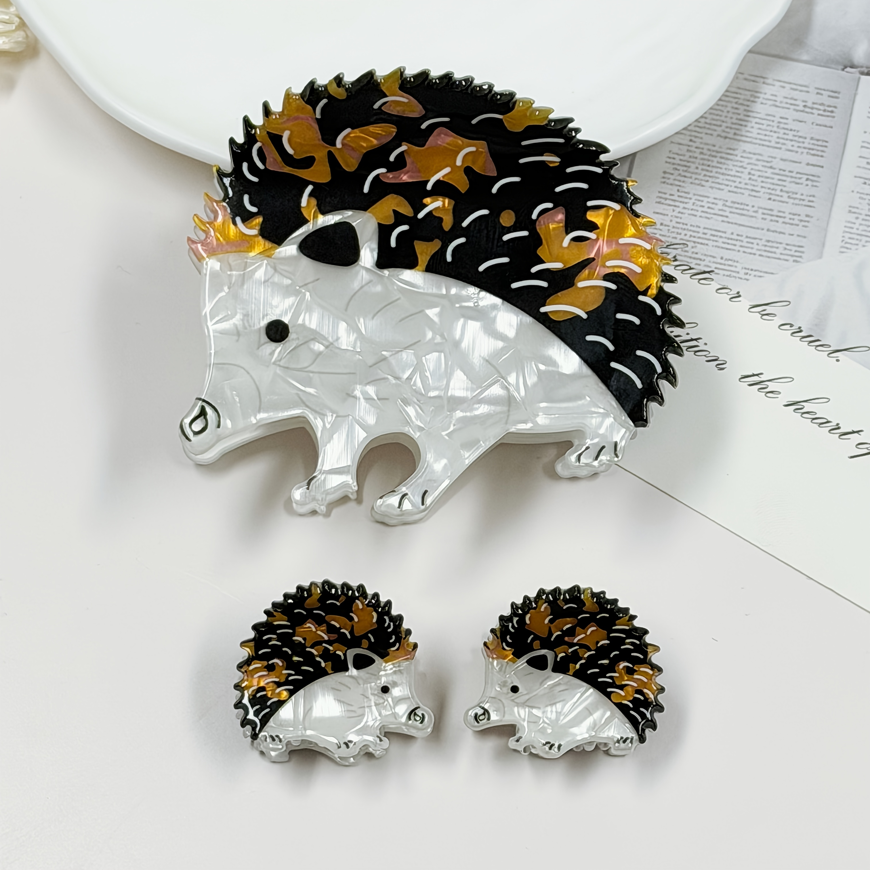 E-shop 3er-Set niedliche Igel-förmige Acryl-Haarklammern in Hai--Form für Damen, verschiedene Größen mit stilvollem Hinterkopf-Design, für
