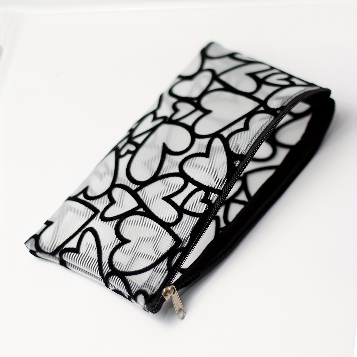 Fashion Mesh Flocked Large Heart Minimalist Makeup Bag, Transparent Clutch Organizer, Convenient Zippered Toiletry Bag, Practical And
