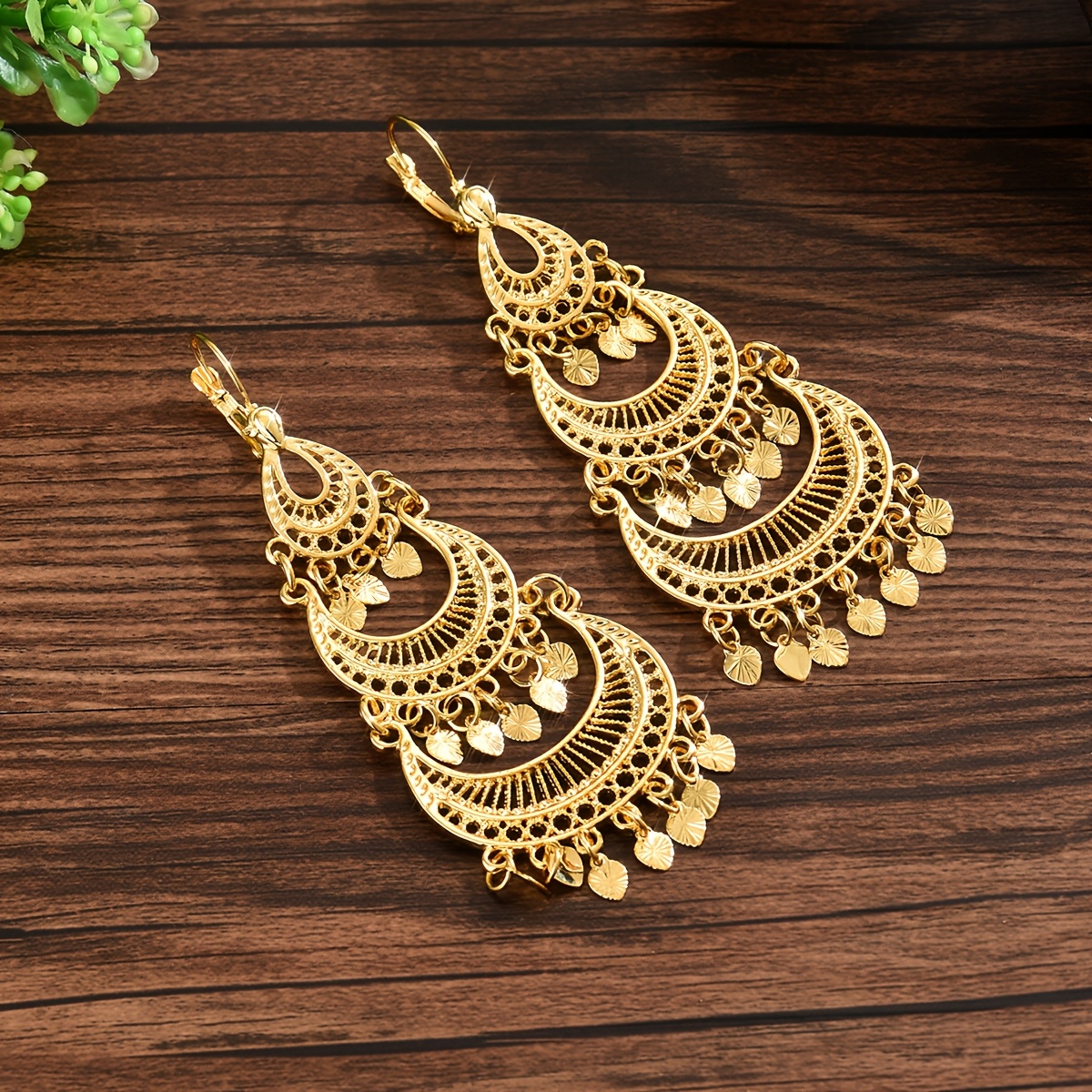 TEMU Boucles d'oreilles dorées de luxe pour femmes avec motif , boucles d'oreilles de mariée en métal plaqué or, boucles d'oreilles pendantes