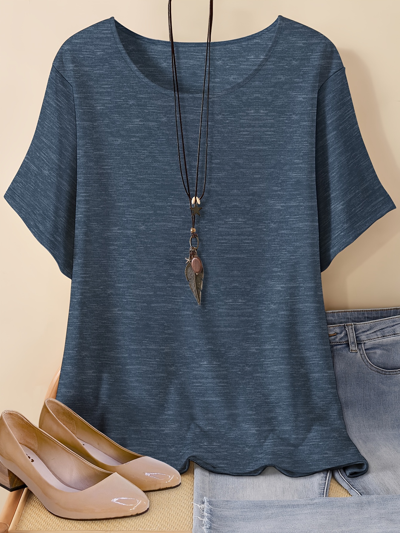 Plus Size Basic Solid Crew Neck T-Shirt, Casual Short Sleeve T-Shirt For Spring & Summer, Women's Plus Size Clothing
