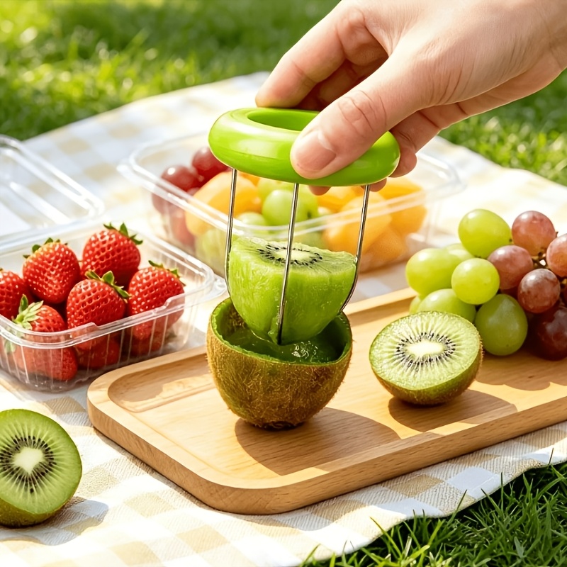 1pc Rotary Kiwi Cutter, Keeps Hands Clean and Prevents Fruit Waste, Quickly Peels Skin, Food-Grade Kitchen Gadget, Suitable for Fruit Salads, Party Prep, Practical Kitchen Tool for Home Use / Picnics / Fruit Platter Making, Ideal for Fruit Lovers