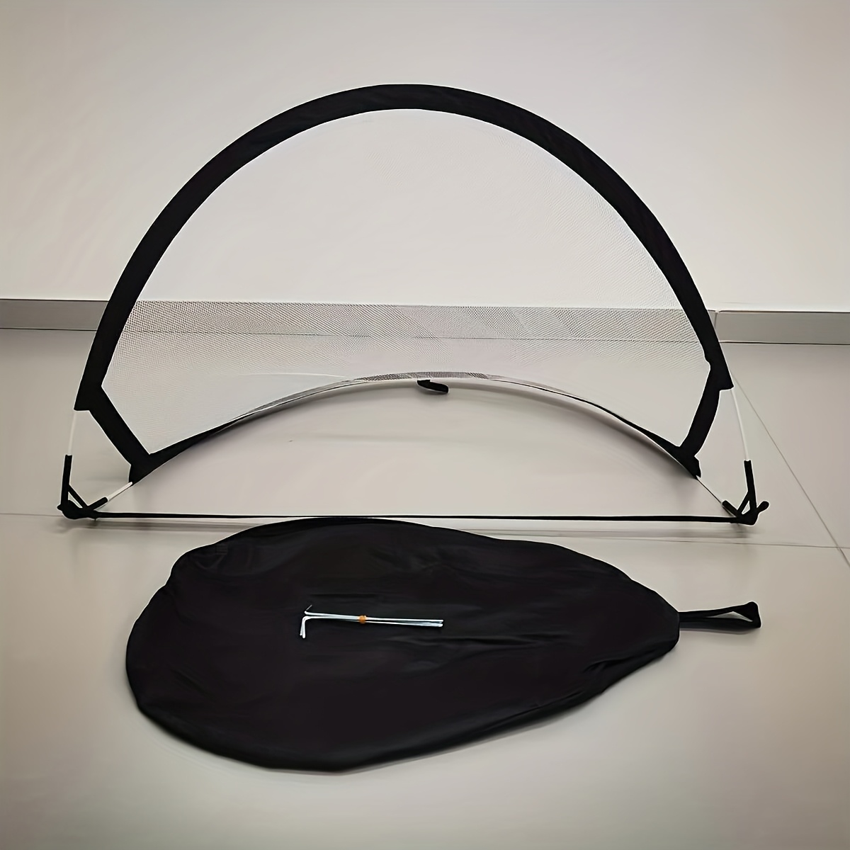 TEMU A Collapsible Football Goal For 5 Players, Complete With 3 Ground Stakes And A Carrying Bag, Made From Oxford Fabric With A Pop-up Net, Offered