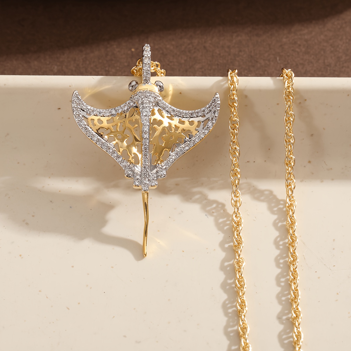 TEMU Elegant Light Luxury Inlaid Synthetic Zirconia Hollow Jellyfish Pendant Women's Necklace Daily Casual Wear Birthday Gift Top Women's Accessory